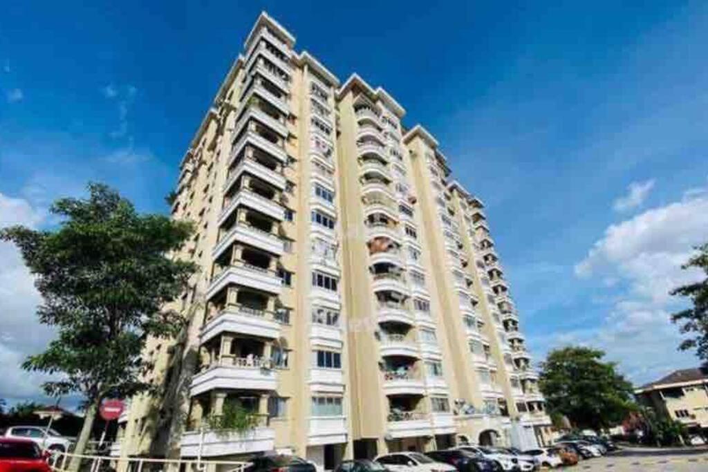 The Nest - Cozy 3-Bedroom Condo, شاه علام المظهر الخارجي الصورة